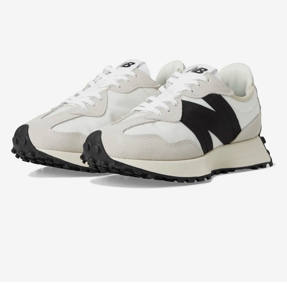 New Balance 327 Women’s Sneakers Sz 9 Wht/blk